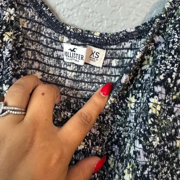 Hollister• Dress - Picture 3 of 3